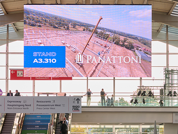 Video auf LED-Wall, Eingang West